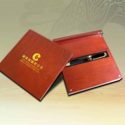 定制专属尊荣 从纯金金条到商务礼品，专业设计打造永恒价值